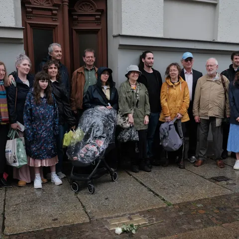 Verlegung am 28.5.2024 Quelle: AG Stolpersteine / Silvia Hauptmann