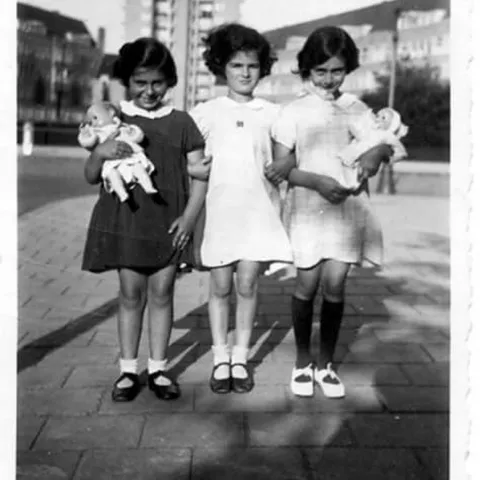 Eva Goldberg, Susanne Ledermann, and Anne Frank (1936) This photo was taken by Helene Goldberg near the home of Eva's Aunt Henni.