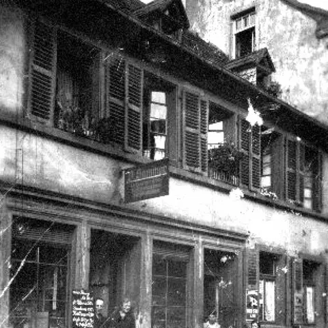 Das Geschäfthaus der Familie Mayer in den 30-iger Jahren des 20. Jahrhunderts.