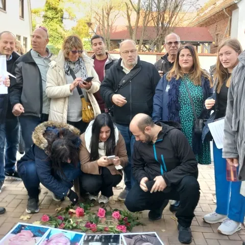Nachkommen ( Israel / USA / England ) der Überlebenden der Familie Heidemann bei der Stolpersteinverlegung am 9.11.2022 in OHZ