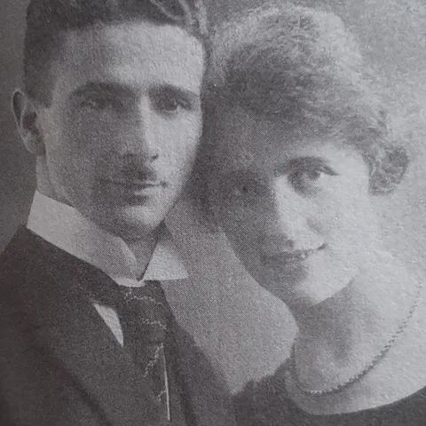 Ludwigs Eltern, Julius und Minna Mühlfelder 1922 Quelle: Weil ich übriggeblieben bin - Ein jüdisches Überlebensschicksal aus Suhl in Thüringen und Amerika 1924-1994, S. 145