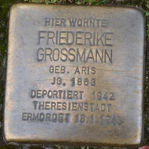 Am 20. September 1942 wurde Friederike Grossmann aus Eisenach deportiert. Friederike ist am 18. Januar 1943 im KZ Theresienstadt ermordet worden.